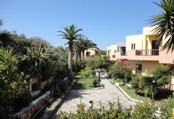 Pergamos Village has Balcony rooms