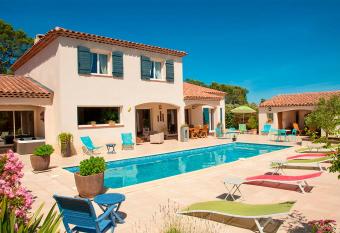 Le Mas Pin  de has Balcony rooms