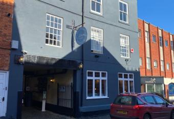 Stay at Watergate allows 18 year olds to book a room