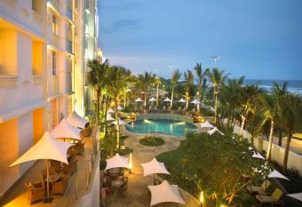 Suncoast Hotel & Towers has Smoking/Balcony rooms