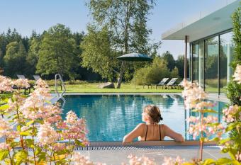 Hotel Thomahof allows 18 year olds to book a room