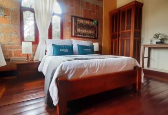 Ayenda Llanogrande Inn allows 18 year olds to book a room