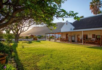 Mirtehof Guest Farm Estate allows 18 year olds to book a room