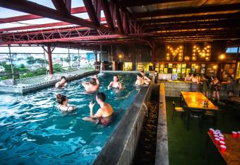 Mad Monkey Cebu City allows 18 year olds to book a room