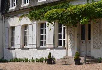 B&B La tour blanche has Balcony rooms