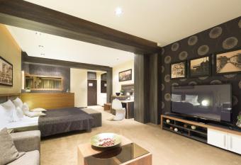 Belgrade Boutique House has rooms with a private hot tub