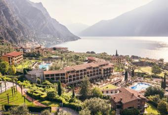 Hotel Caravel has Balcony rooms