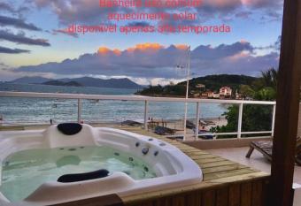 Residencial Villa das Flores allows 18 year olds to book a room