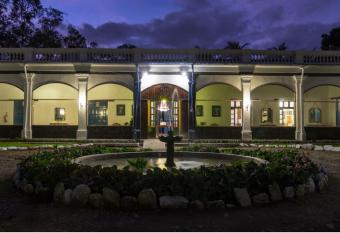 Hoster  a Hacienda Pinsaqui has Balcony rooms