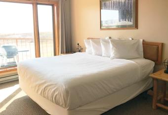 Superior Shores Resort has Balcony rooms