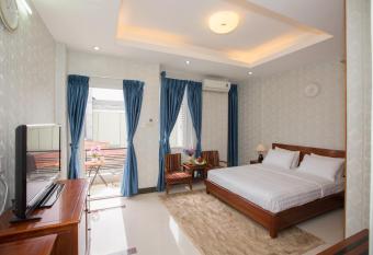 Ben Thanh Retreats Hotel allows 18 year olds to book a room