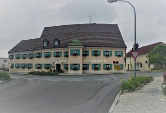 Pension Gasthof zur Post & Asia allows 18 year olds to book a room