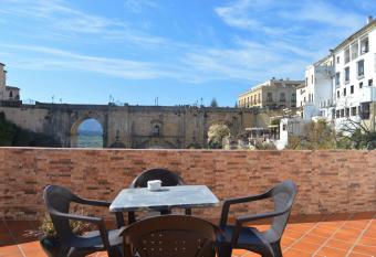 Casa Duende del Tajo has Balcony rooms
