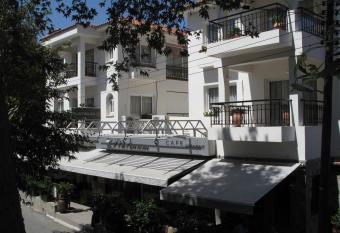 Platinum Suites allows 18 year olds to book a room