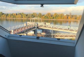 andSleep has Balcony rooms