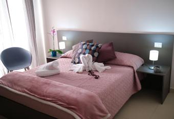 Hoa Suites has Balcony rooms