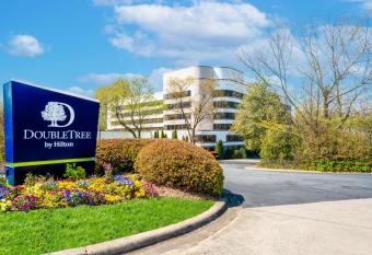 DoubleTree by Hilton South Charlotte Tyvola has Balcony rooms