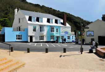 Lulworth Cove Inn has Balcony rooms