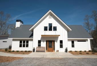 The Limelight Inn has Balcony rooms