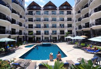 PACIFIC SUITES Boutique Hotel and Bistro allows 18 year olds to book a room