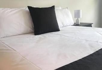 Guiding Star Motel & Hotel allows 18 year olds to book a room