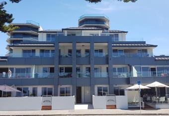 Pavilion Beachfront Apartments has Balcony rooms