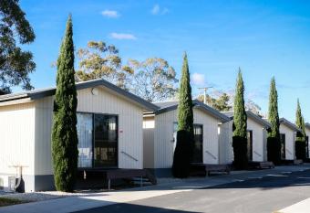 BIG4 Hobart Airport Tourist Park has Balcony rooms