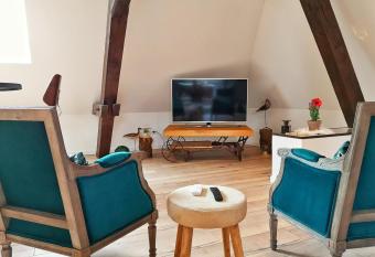 Le Mont Blanc Sauna privatif - LE CL  T COUVERT allows 18 year olds to book a room