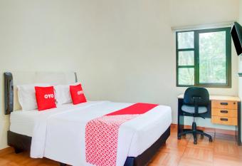 OYO 3734 Ramboe Ranca allows 18 year olds to book a room