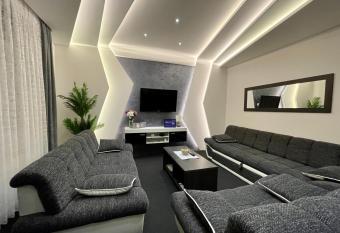 Apartman Elit Lux 1 has Balcony rooms