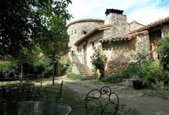 Casa Rural de la Villa allows 18 year olds to book a room