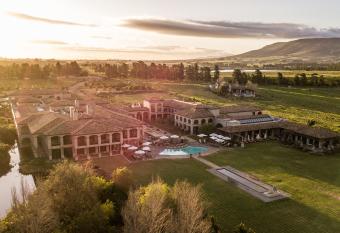 Sant   Wellness Retreat & Spa allows 18 year olds to book a room