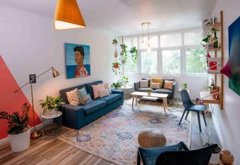 Santurcia Hostel has Balcony rooms