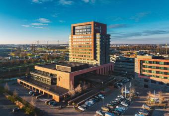 Van der Valk Hotel Dordrecht has Balcony rooms