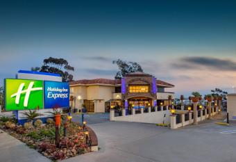 Holiday Inn Express San Diego Airport-Old Town By IHG allows 18 year olds to book a room