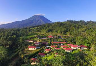 Arenal Volcano Inn has Balcony rooms