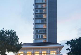 Kampi Hotel Tunjungan - Surabaya allows 18 year olds to book a room