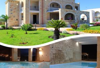 Villa Rosa Candida has Balcony rooms