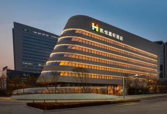 Hyatt Place Beijing Daxing allows 18 year olds to book a room
