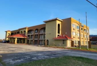 Hallmark Inn and Suites has Smoking rooms
