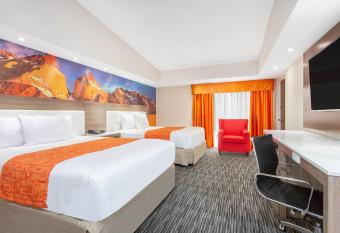 Howard Johnson by Wyndham Harrisburg has Balcony rooms