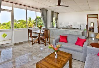 Villa Gamini has Balcony rooms