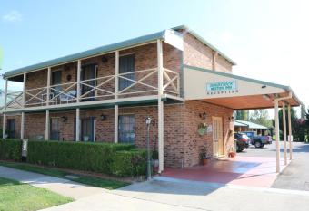 Sandstock Motor Inn Armidale allows 18 year olds to book a room
