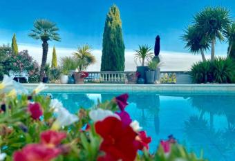 La Louisiane allows 18 year olds to book a room