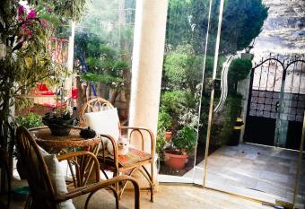 Hayek Guest Villa has Balcony rooms