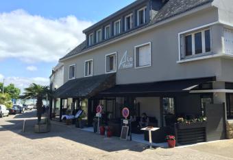 H  tel Restaurant La Voile - Le Dock er has Balcony rooms