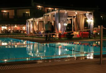 Le Chalet has Balcony rooms