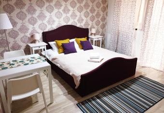 Garsoniera Lux Fundeni allows 18 year olds to book a room