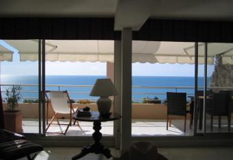 Luxury apartment facing the Mediterranean has Balcony rooms