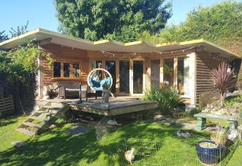 The Base Vegan Retreat Animal Sanctuary has Balcony rooms